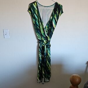 Ava & Viv Green V Neck HiLo Hem Dress Xl